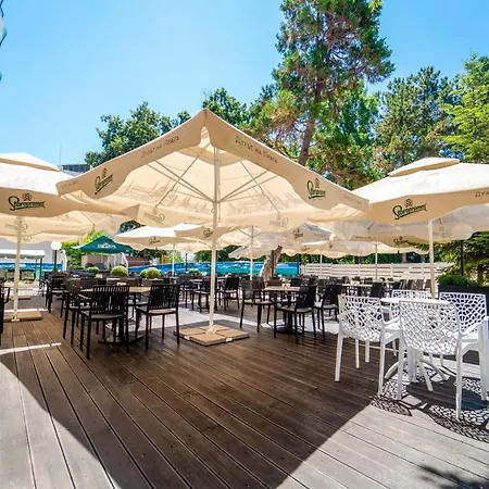 Отель Prestige And Aquapark 4*