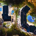 Prestige And Aquapark 4* וארנה